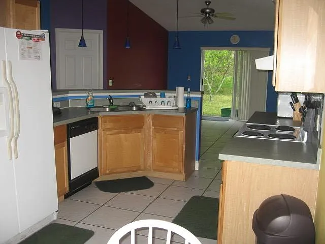 4440 Stonefield Dr — Photo 2