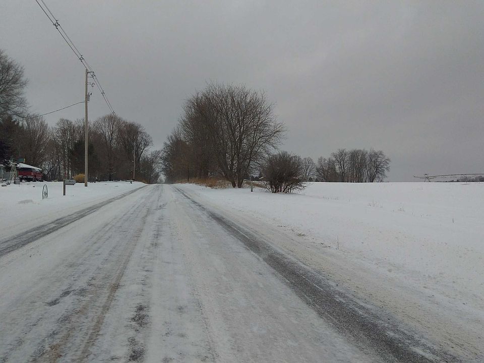 2nd image of 5026 2 Mile Rd