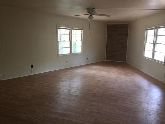 2nd image of 2104 Matthews Dr