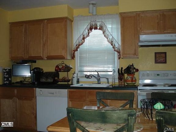 Kitchen with appliances 