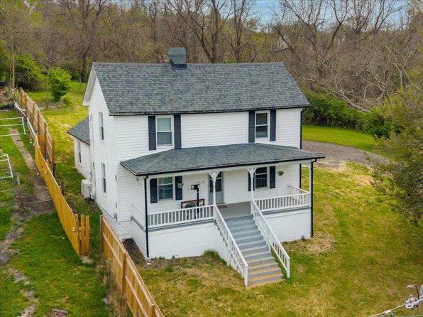 6308 Church St, Radford, VA 24141