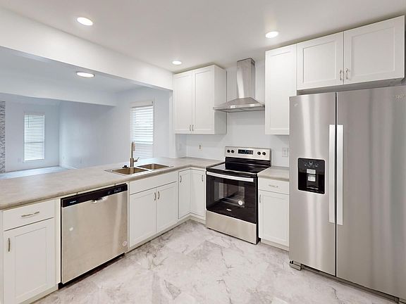 4th image of 11384 Shovler Ct