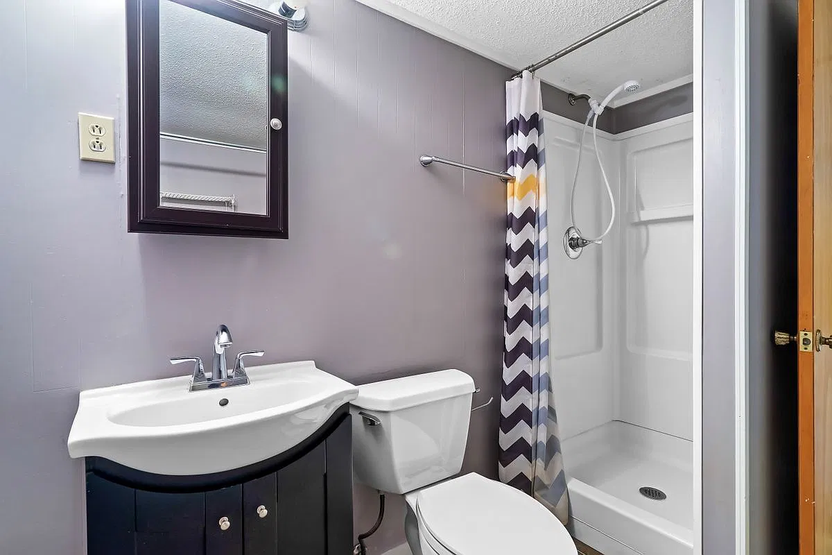 3 bed, 3.0 bath, 1985 sqft, $2,150 — Photo 3