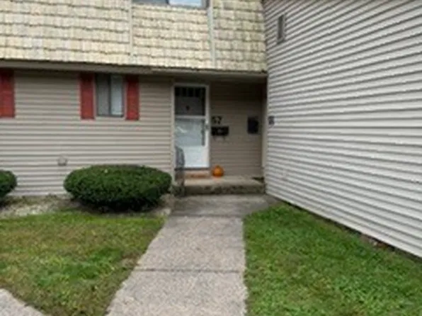 57 Locust Cir #57, Rocky Hill, CT 06067