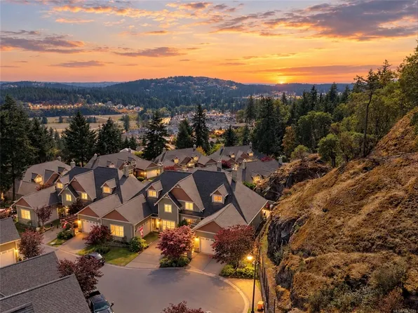 945 Bear Mountain Pkwy #102, Langford, BC V9B 6T1