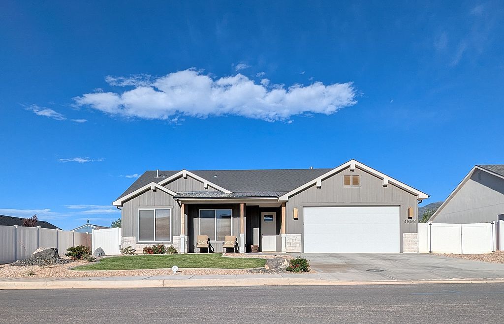 4898 N 10 E - Property Image