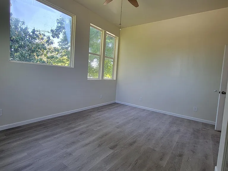 325 Alta St — Photo 5