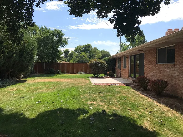 3824 W Greenbrier Dr — Photo 33