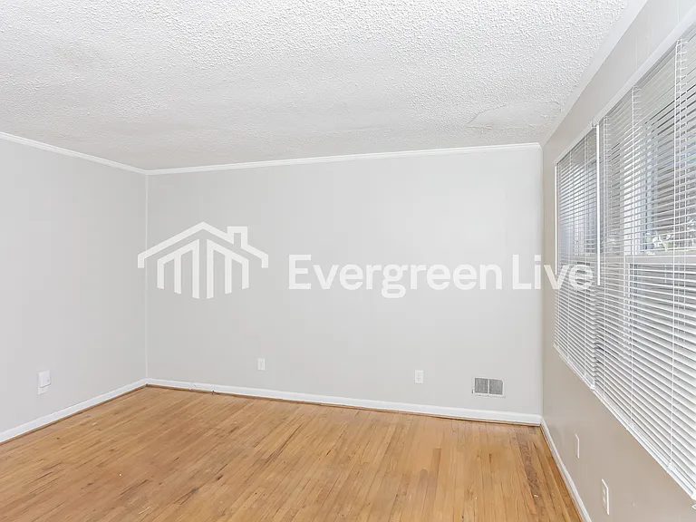 404 Richcreek Rd — Photo 4