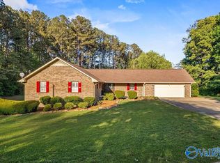 509 Stinson St, Centre, AL 35960