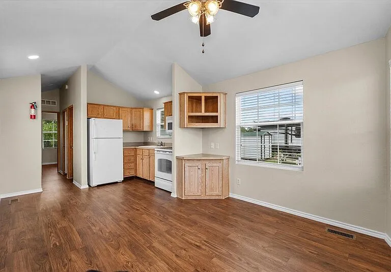 2400 Green River Ln #85 — Photo 7