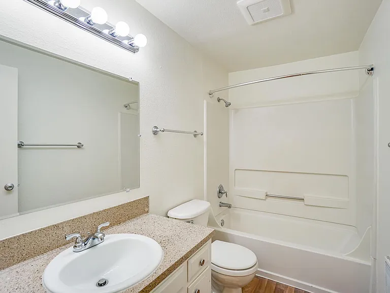 Quailwood Apartments — Photo 44