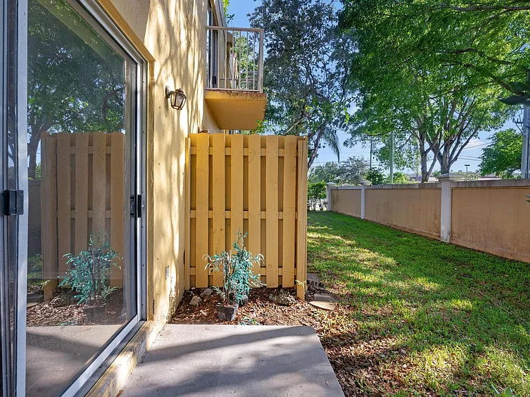 4080 NW 90th Ave — Photo 34