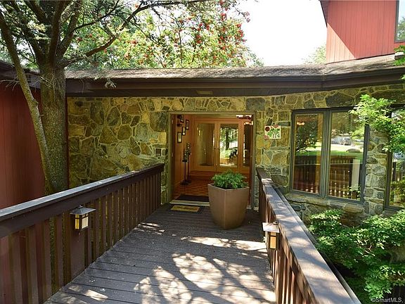 2nd image of 174 Rosemary Ln