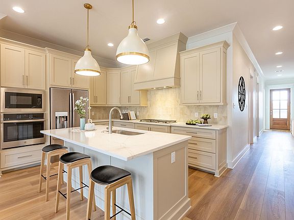 2nd image of 18 Mountain Brook Rd