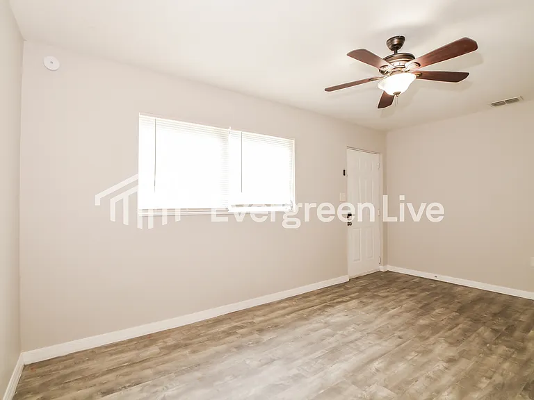 125 Pine Island Dr — Photo 3