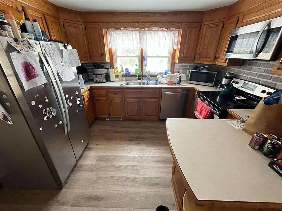 2nd image of 40 Dennison Ln