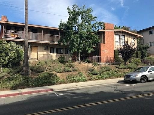 2nd image of 1724 State St APT 6