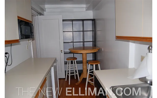 Rented by Douglas Elliman | media 23