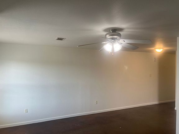 3rd image of 407-409 Middle Rd