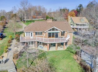 171 Sandy Point Ct, Union Hall, VA 24176