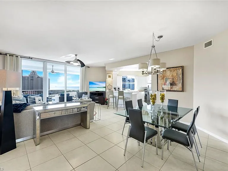 400 Flagship Dr #902 — Photo 9