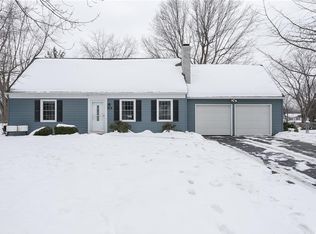 218 Elder Dr, Farmington, NY 14425