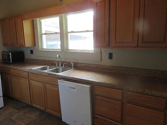 4th image of 404 N Montgomery St