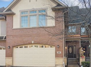 828 N Franklin Ave, Palatine, IL 60067