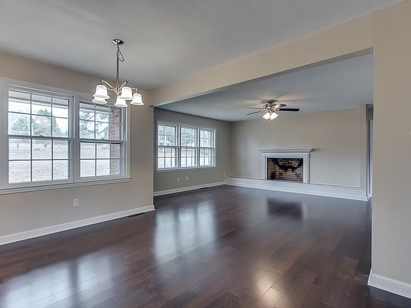 3rd image of 108 Maxton St