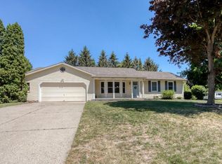4285 Pheasant Run Dr, Hudsonville, MI 49426