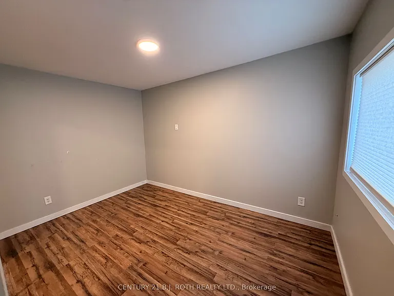 109 Toronto St #BACK — Photo 7