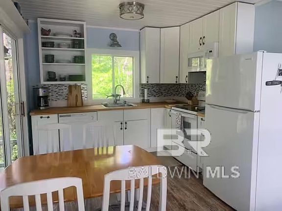 4th image of 42090 Bayou Rd