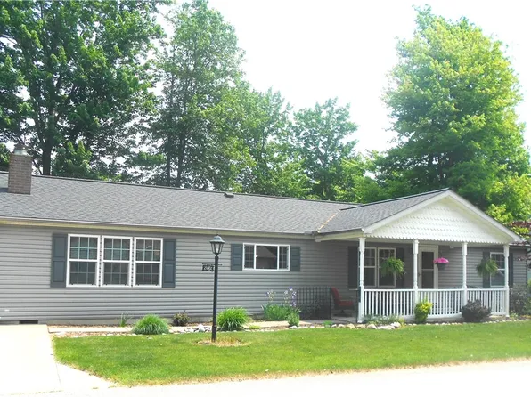 5235 Champagne Ctr, Girard, PA 16417