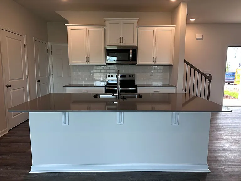 1359 37th Avenue Ln NE — Photo 9