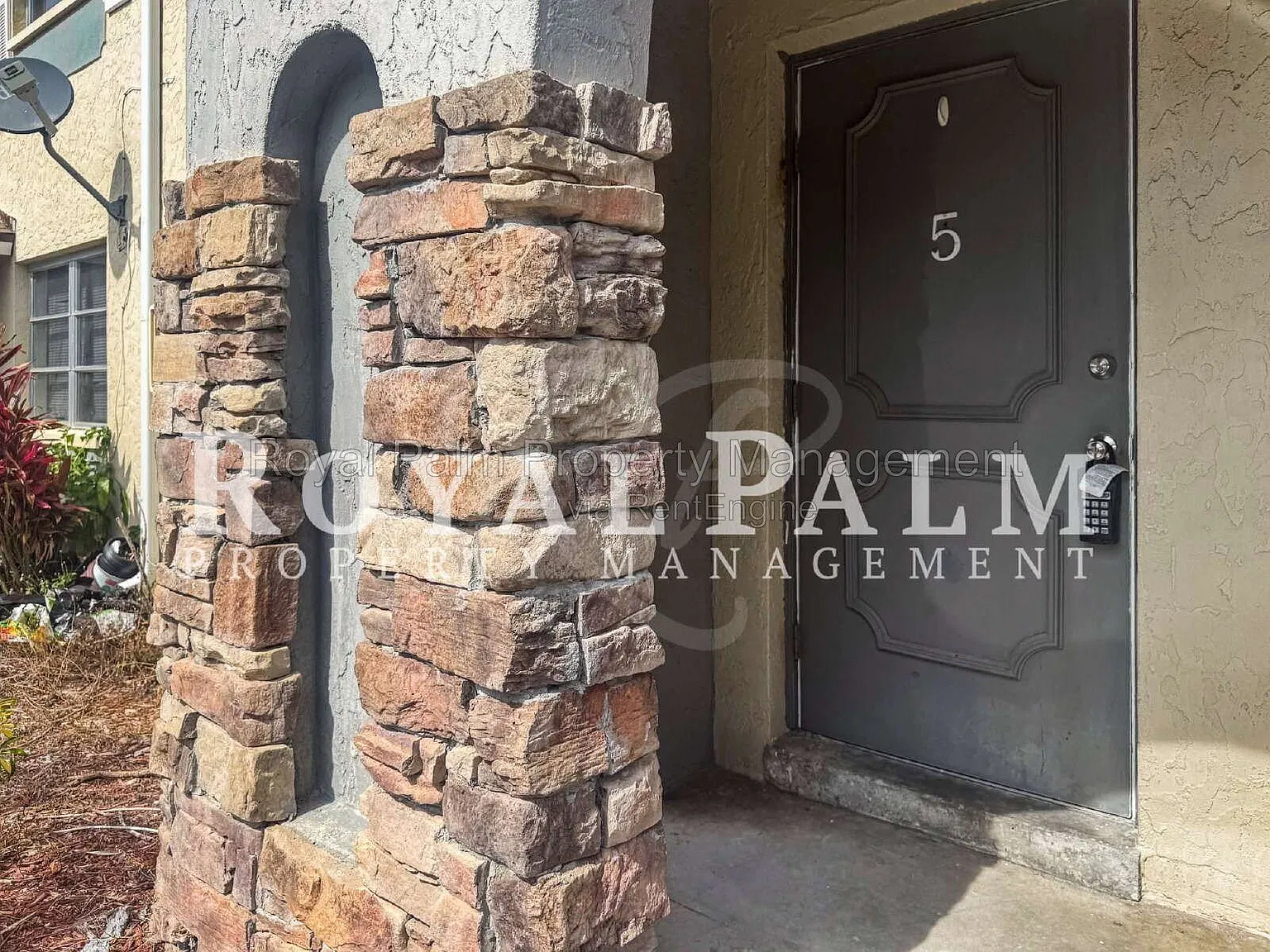2 bed, 1.5 bath, 1458 sqft, $1,299 — Photo 4