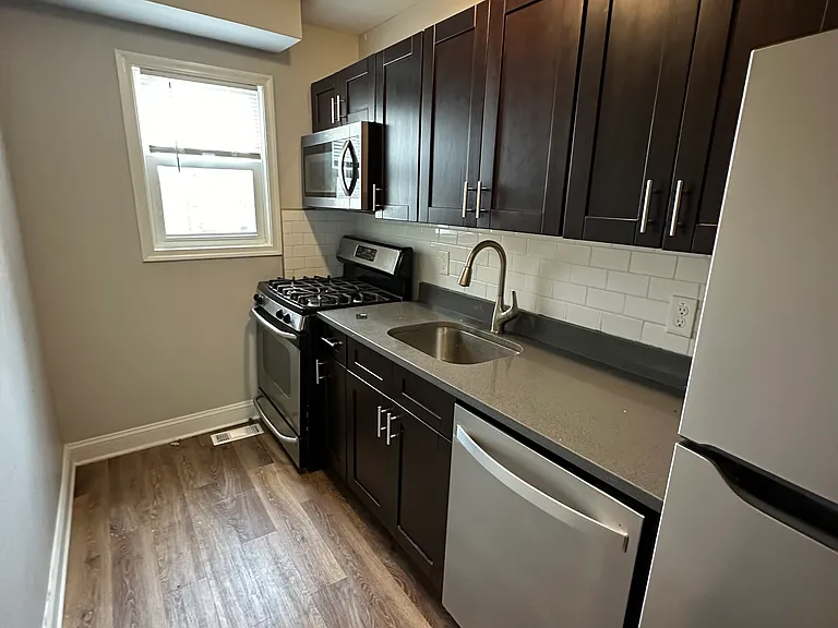 812 Jack St — Photo 10