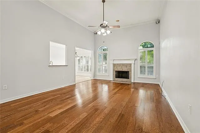 4 bed, 2.5 bath, 1990 sqft, $2,400 — Photo 3
