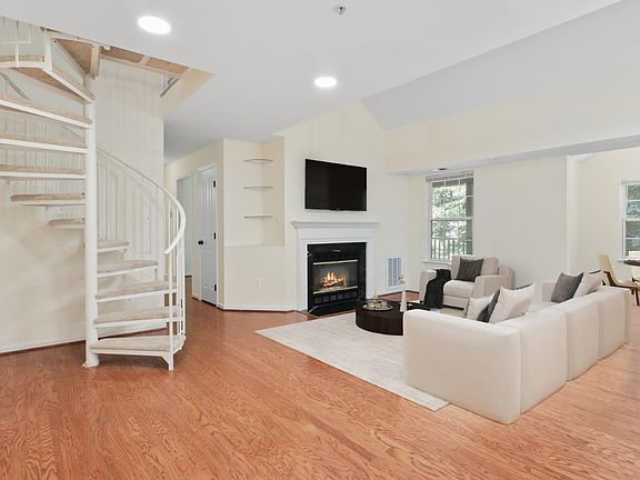 3rd image of 4126 Monument Ct #303
