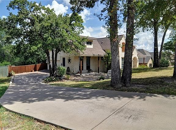 3rd image of 2001 Clear Creek Dr