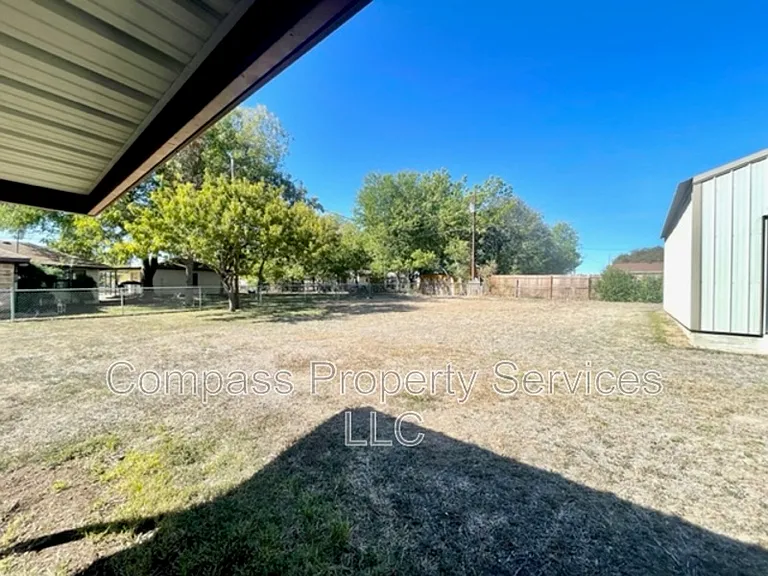 120 York Dr #120 — Photo 10
