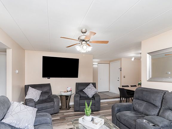 3rd image of 13324 W Circle Drive Pkwy APT 601