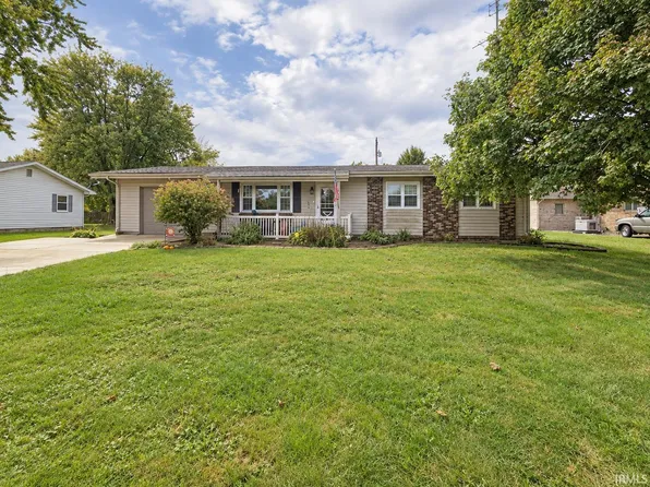 517 E Violet St, Francesville, IN 47946