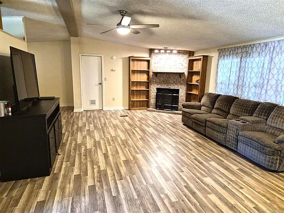 2nd image of 9500 Shady Meadow Way