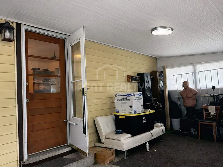 1121 River Rd #1 — Photo 2