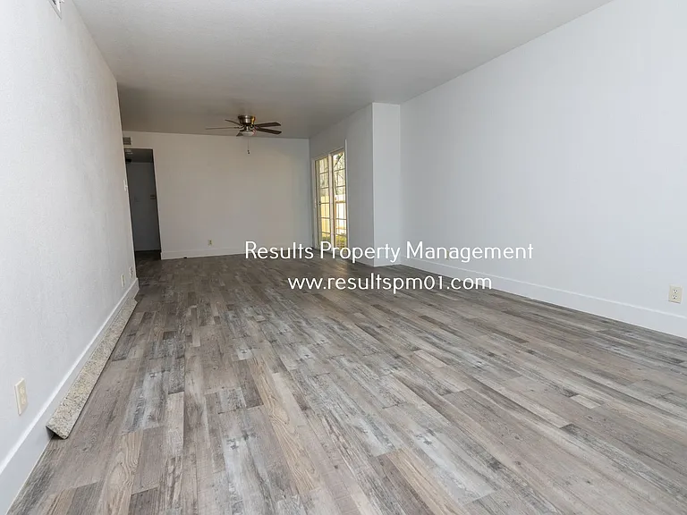 7867 Mariposa Ave — Photo 2