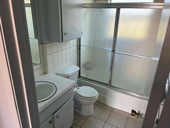 5th image of 1605 Saunders St #3