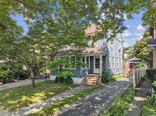 3817 Clearview Expy, Flushing, NY 11361