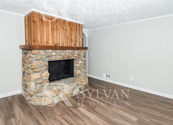 2nd image of 3826 Bentley Dr