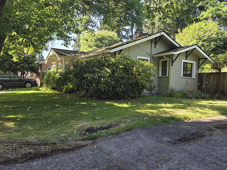 NE 88th Ave — Photo 9